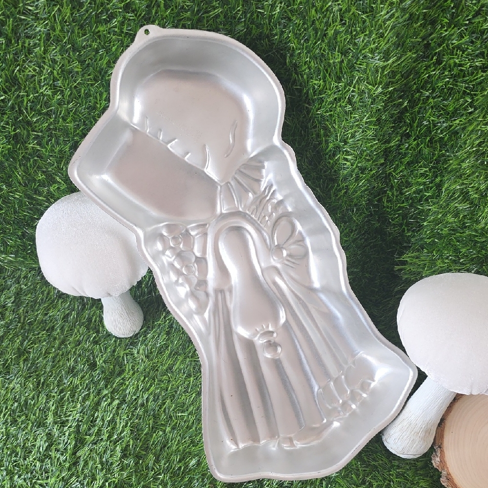 Holly Hobbie Cake Pan 1975